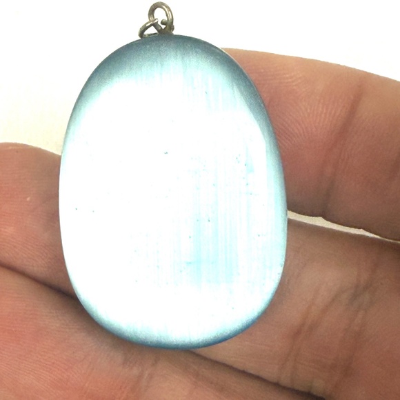 Blue Cat’s Eye Stone Pendant | Oval Shimmer Gem Pendant | Vintage Silver Tone Je - Picture 5 of 11